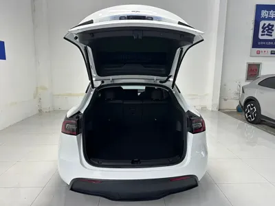 Tesla Model Y 2024, 32000 км, за 26838.04 USD - фото 19