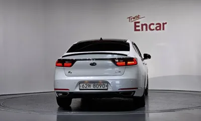 Kia K7 2018, 74437 км, за 9852.86 USD