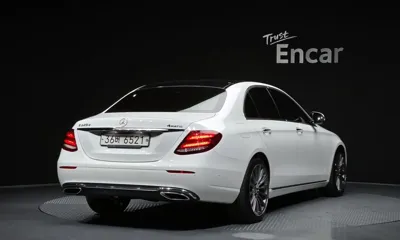 Mercedes-Benz E-Class 2017, 75589 км, за 16451.93 USD