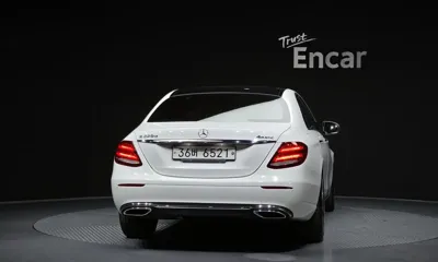 Mercedes-Benz E-Class 2017, 75589 км, за 16451.93 USD