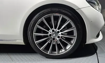 Mercedes-Benz E-Class 2017, 75589 км, за 16451.93 USD