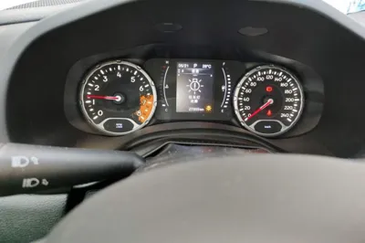 Jeep Renegade 2017, 27900 км, за 7325 USD - фото 11