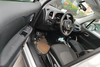 Jeep Renegade 2017, 27900 км, за 7325 USD - фото 19