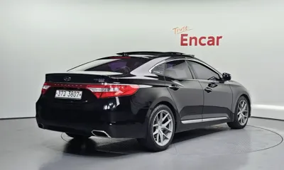 Hyundai Grandeur 2015, 163090 км, за 5618.72 USD