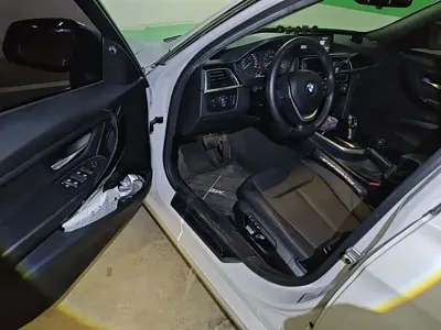 BMW 3 Series 2016, 106800 км, за 7489.55 USD - фото 12