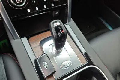 Land Rover Discovery Sport New Energy 2022, 52100 км, за 20668 USD - фото 21