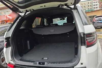 Land Rover Discovery Sport New Energy 2022, 52100 км, за 20668 USD - фото 27