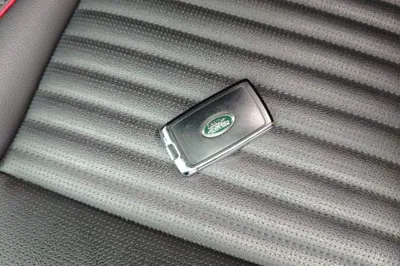 Land Rover Discovery Sport New Energy 2022, 52100 км, за 20668 USD - фото 29