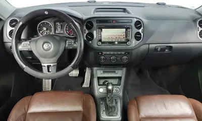 Volkswagen Tiguan 2016, 121679 км, за 5629.98 USD - фото 7