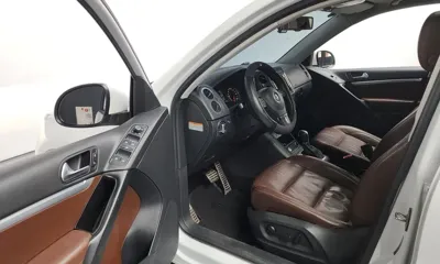 Volkswagen Tiguan 2016, 121679 км, за 5629.98 USD - фото 10
