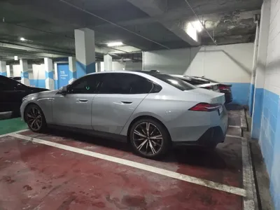 BMW 5-Series 2024, 26039 км, за 42046.4 USD - фото 6
