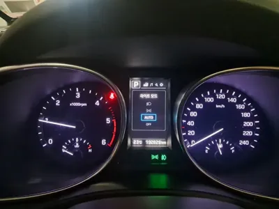 Hyundai Santafe 2016, 192829 км, за 6892.48 USD