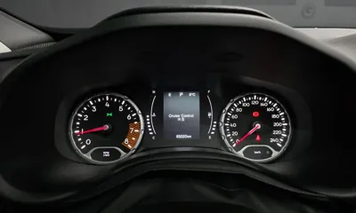 Jeep Renegade 2020, 63020 км, за 6314.13 USD - фото 8