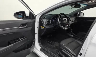 Hyundai Avante 2019, 90409 км, за 4955.4 USD - фото 10
