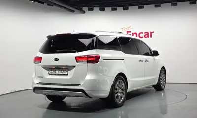 Kia Canival 2018, 113366 км, за 8604.83 USD