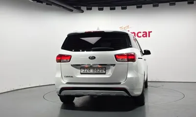 Kia Canival 2018, 113366 км, за 8604.83 USD