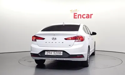 Hyundai Avante 2019, 136278 км, за 7271.29 USD