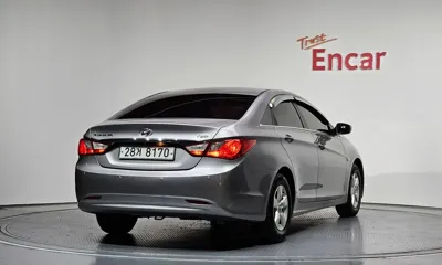 Hyundai Sonata 2011, 114730 км, за 2270.36 USD