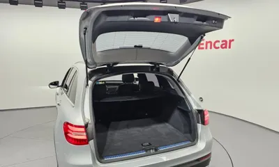 Mercedes-Benz GLC-Class 2017, 50489 км, за 16804.52 USD - фото 20
