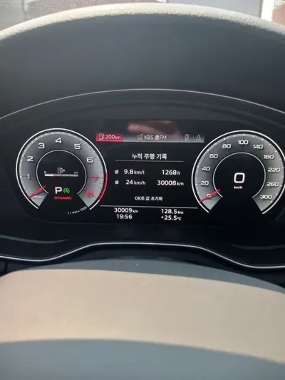 Audi A4 2021, 29879 км, за 18373.38 USD - фото 8