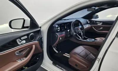 Mercedes-Benz E-Class 2023, 24511 км, за 25872.71 USD - фото 10