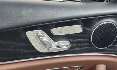 Mercedes-Benz E-Class 2023, 24511 км, за 25872.71 USD - фото 35