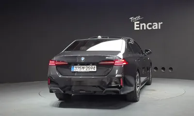 BMW 5-Series 2025, 6557 км, за 58483.01 USD