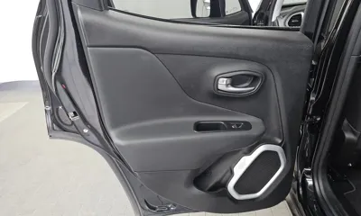 Jeep Renegade 2018, 66987 км, за 7491.86 USD - фото 25