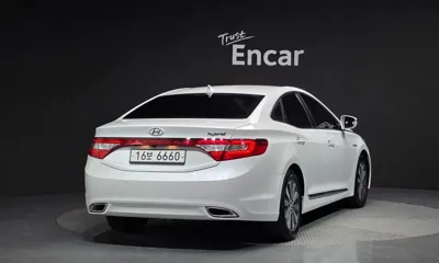 Hyundai Grandeur 2015, 166885 км, за 4532.32 USD