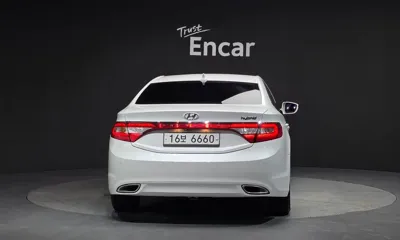 Hyundai Grandeur 2015, 166885 км, за 4532.32 USD