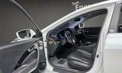 Hyundai Grandeur 2015, 166885 км, за 4532.32 USD - фото 11