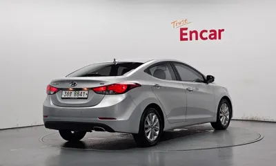 Hyundai Avante 2014, 30327 км, за 4355.46 USD