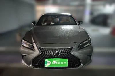 Lexus ES 2025, 53800 км, за 33913 USD