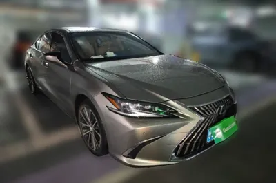 Lexus ES 2025, 53800 км, за 33913 USD