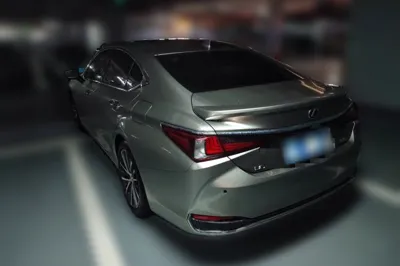 Lexus ES 2025, 53800 км, за 33913 USD