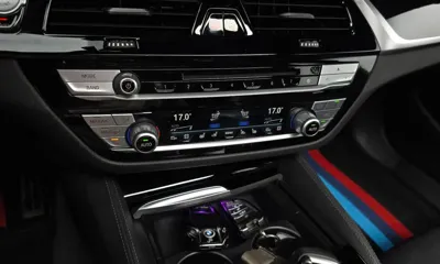 BMW 5-Series 2019, 82831 км, за 20021.01 USD - фото 30