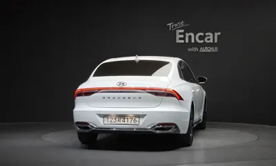 Hyundai Grandeur 2023, 98818 км, за 14310.1 USD