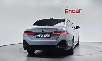 BMW 5-Series 2025, 3745 км, за 47926.01 USD