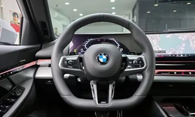 BMW 5-Series 2025, 3745 км, за 47879.3 USD - фото 13