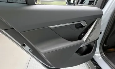BMW 5-Series 2025, 3745 км, за 47879.3 USD - фото 25