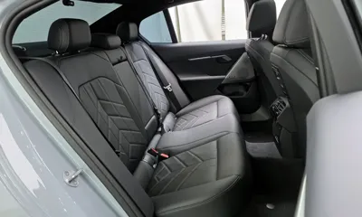 BMW 5-Series 2025, 3745 км, за 47879.3 USD - фото 26