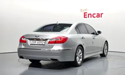 Hyundai Genesis 2013, 160108 км, за 3190.73 USD