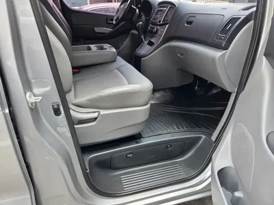 Hyundai Starex 2020, 77933 км, за 13023.37 USD - фото 15