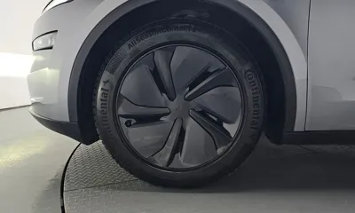 Tesla Model Y 2025, 21667 км, за 40242.22 USD