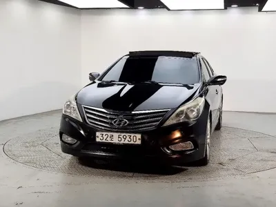 Hyundai Grandeur 2012, 164391 км, за 2340.24 USD
