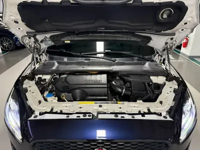 Jaguar E-Pace 2018, 105397 км, за 9224.47 USD