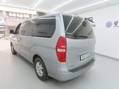 Hyundai Starex 2015, 250344 км, за 2145.22 USD