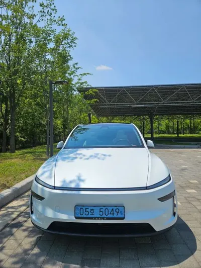 Tesla Model Y 2025, 5000 км, за 28312.72 USD
