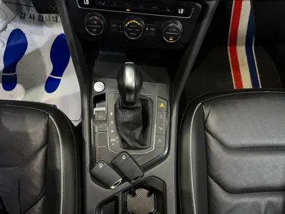 Volkswagen Tiguan 2020, 91509 км, за 14572.67 USD - фото 12