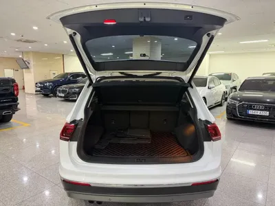 Volkswagen Tiguan 2020, 91509 км, за 14572.67 USD - фото 19